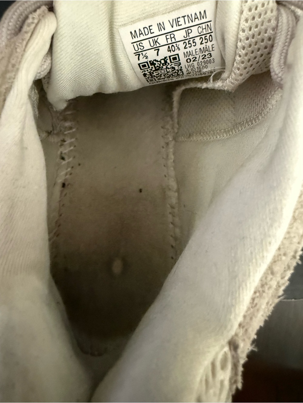 Yeezy 400 - Picture 5 of 7